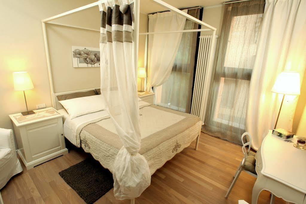 Bed In Bo Saragozza Hotel Bologna Bagian luar foto