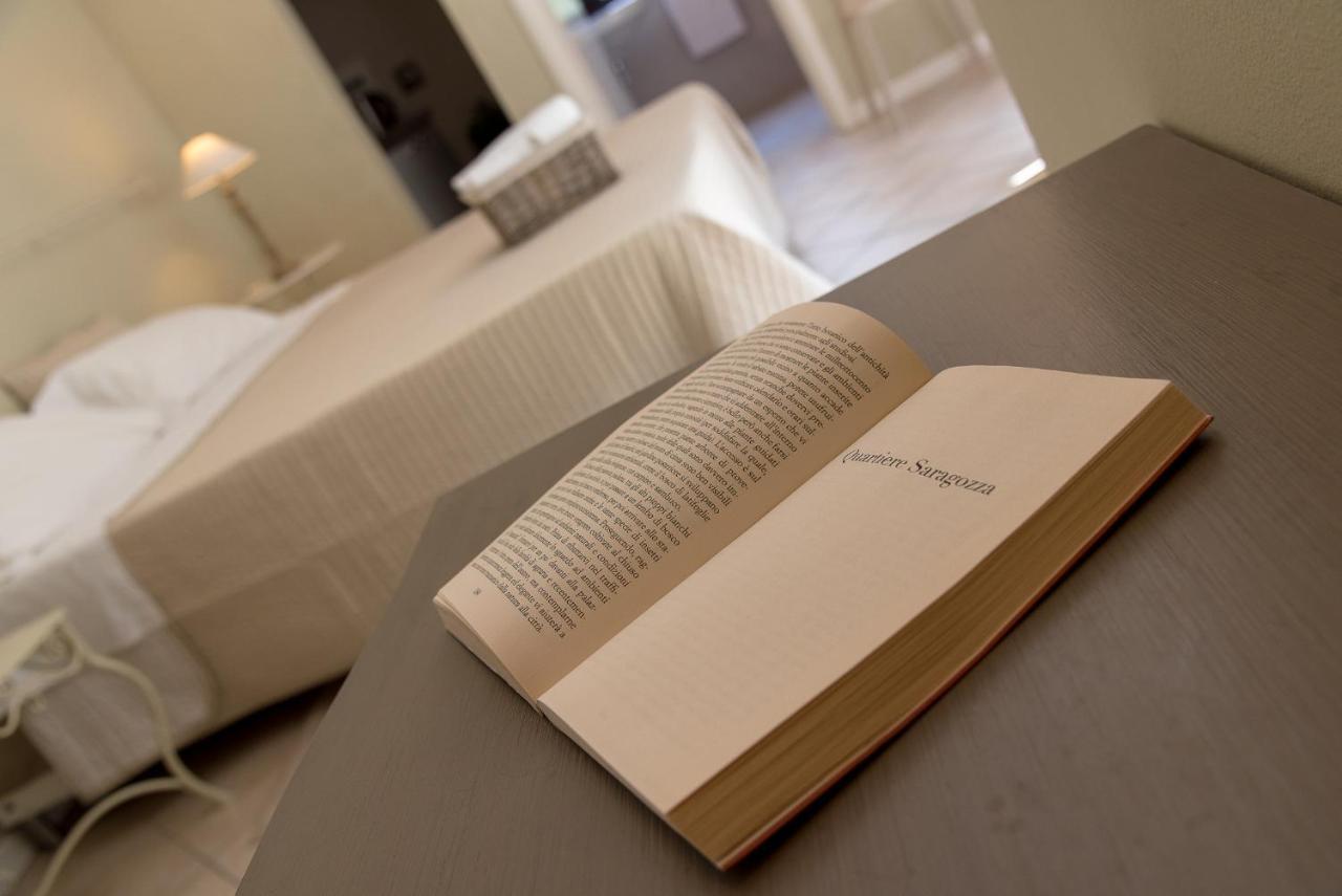 Bed In Bo Saragozza Hotel Bologna Bagian luar foto